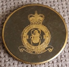 RAF ROYAL AIR FORCE 64 FIGHTER SQUADRON Vintage Pin Badge Militaria 55mm