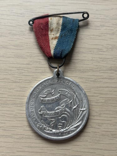 Ww1 peace medallion victory - peace,