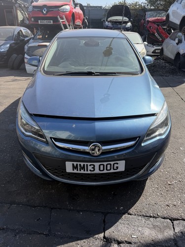 Vauxhall astra breaking blue - vauxhall,