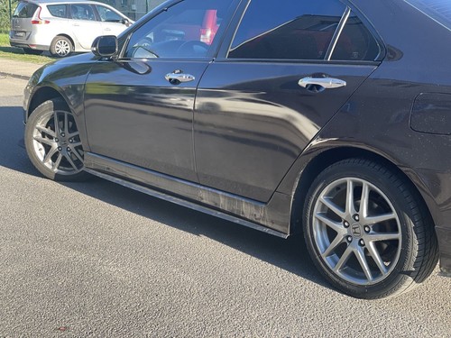 Black gloss sideskirt