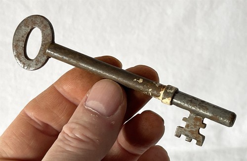Vintage large metal - vintage, skeleton
