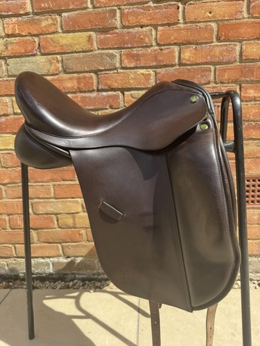 Ideal crown dressage saddle - dressage,