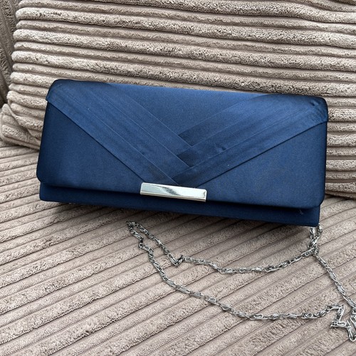 Dark blue evening wedding - /,
