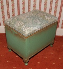 Small Vintage Lloyd Loom style Ottoman Laundry  Storage Bedding Basket Box Green