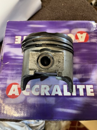 Ford capri 3100 piston - rs,