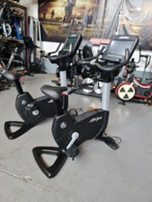Life Fitness 95CElevation Series Discover Black/Silver SE Console Upright  Bike 
