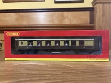 HORNBY R4478 8 WHEEL 1ST CLASS
