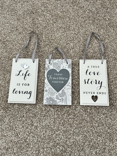 Love themed wall hanging - themed,