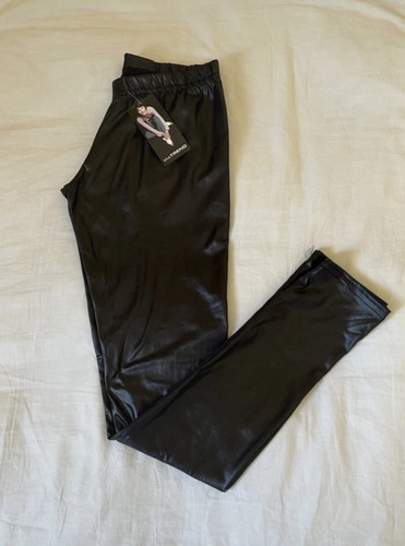 Thetrend black shiny - black,