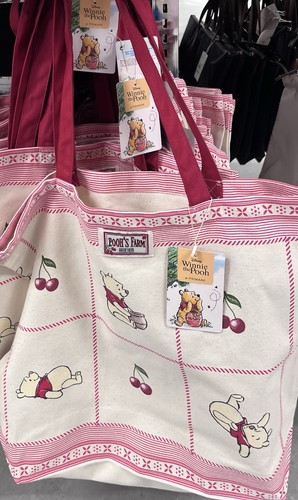 Disney winnie the pooh cherry - pooh,