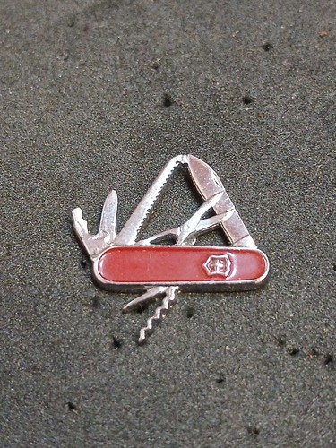 Pin swiss army knife - swiss,