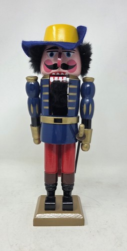 Vtg wooden musketeer - vtg, cavalier