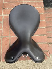 Wow Shallow saddle seat Size 1 Curved Brown, Plastic Tree