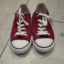 Vty Shoes Size 5 Maroon canvas