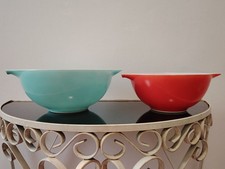 Pair Of Vintage Pyrex Mixing