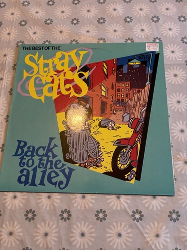 Stray cats back - back, the
