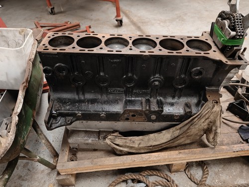 Jaguar engine with no - with, head