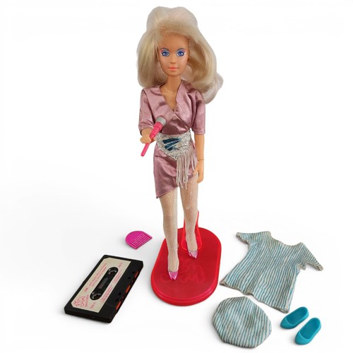 Jem and the holograms - jem, /