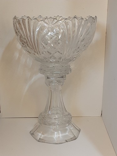 Large heavy crystal cut - a,
