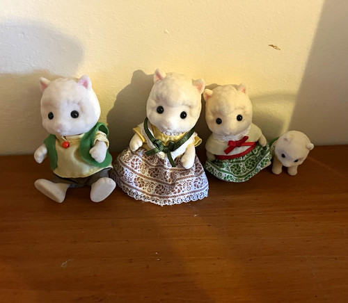 Sylvanian families white - families,