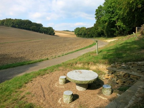 Photo granite picnic table - photo,