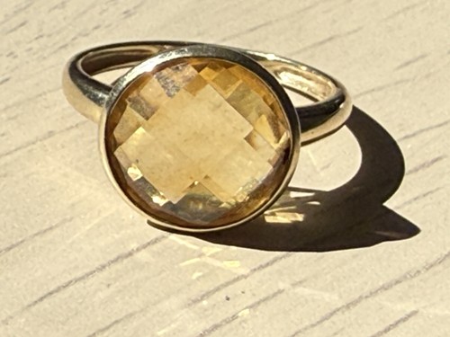 9ct yellow gold - yellow,