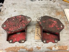 Jaguar E Type V12 Engine Mounting Bracket (Front) Pair RH - C33694 LH - C33695