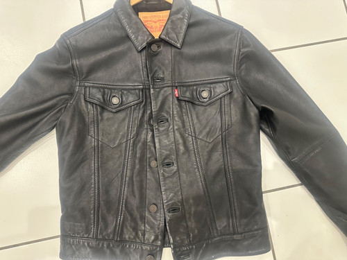 Levi black real sheep - real,