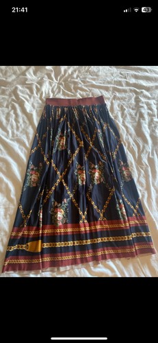 Zara pleated midi skirt size - pleated,