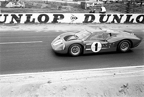 Ford gt40 driven by dan - iv,