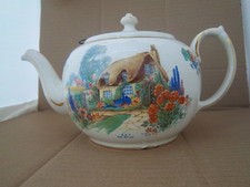 WADE UNUSUAL LARGE TEAPOT WITH BUILT IN STRAINER    (PM/C6)
