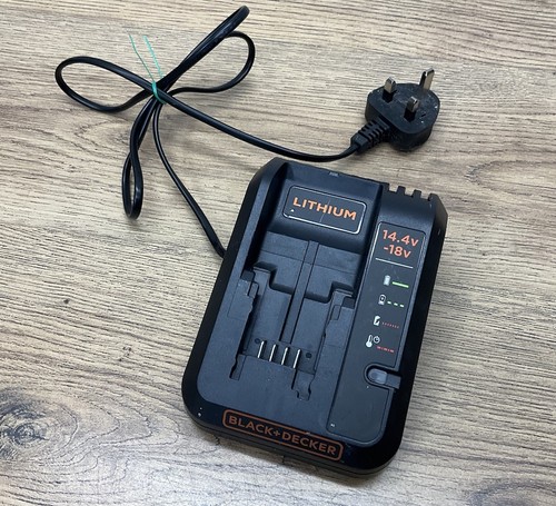 Black decker 90599853 02 - +,