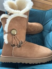 Women’s UGG Boots Mid Calf Size 7/41