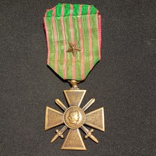 Q9/10/25 (REF28543) Military Medal War Cross 1914 1918 French Medal