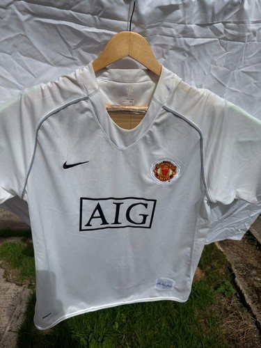 Manchester united shirt retro - manchester,