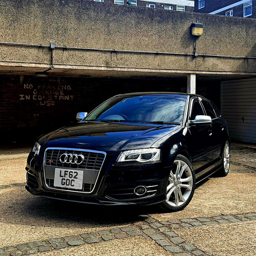 Audi 2012 0 petrol - 8p, 2.0
