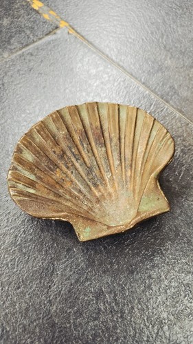 Vintage solid brass scallop - brass,