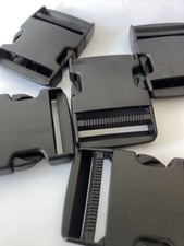3 x SIDE RELEASE BUCKLES