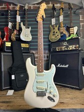 Fender Vintera 60's Stratocaster Modified Olympic White 2022 Electric Guitar