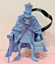 Disney Park Exclusive Haunted Mansion Hatbox Ghost Hanging Ornament 2017