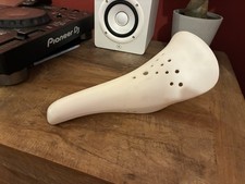 WHITE  VISCOUNT AERO H2101P SEAT OLD SCHOOL BMX GT HUTCH