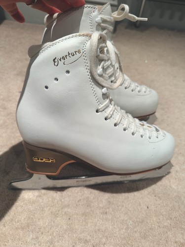 Edea overture figure - overture, skates