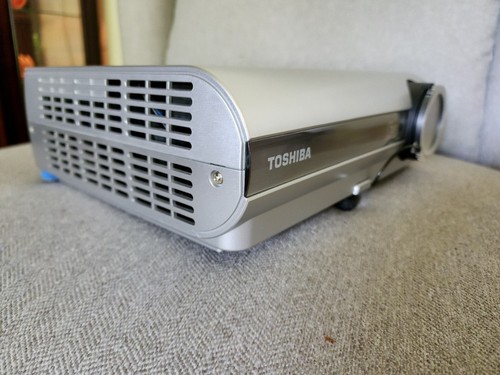 Toshiba tdp t30 dlp projector - tdp-t30,