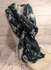 AVON Scarf wrap Green Cream