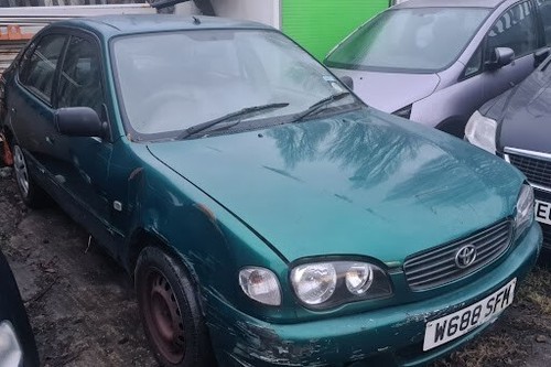 Toyota corolla breaking 2000 - toyota,