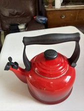 Le Creuset Traditional Stove Top Kettle 2.1L - Cherry Red Good Condition Kitchen