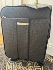 GUESS Small Cabin  Suitcase