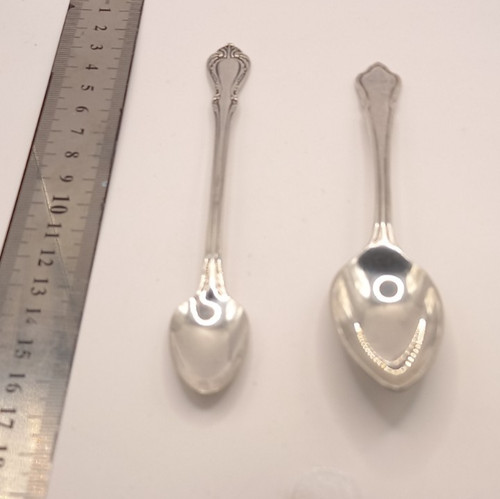 Vintage silver tone teaspoons - silver,