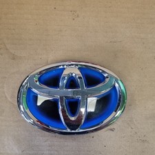 Front Bumer Grille Tailgate Logo Badge Emblem 75310-47020 For Toyota prius Plus