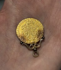 1777 George III gold guinea pendent mounted  